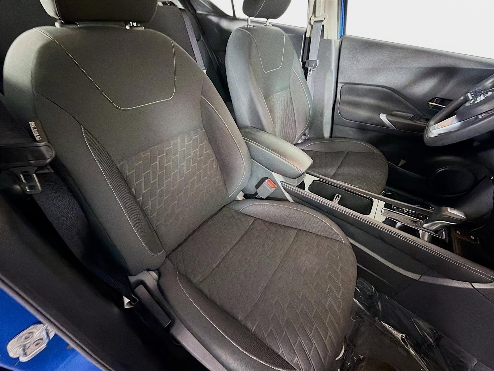 Used 2021 Electric Blue/Super Black Nissan SV image 23