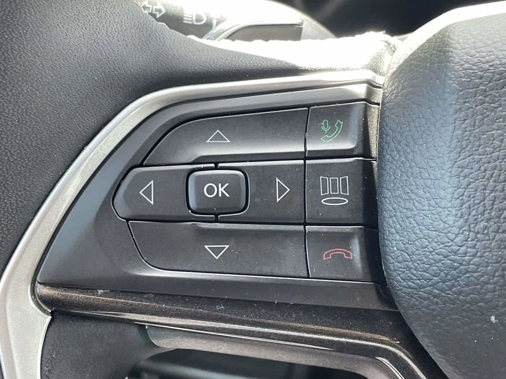 Used 2023 White Jeep Altitude X image 30