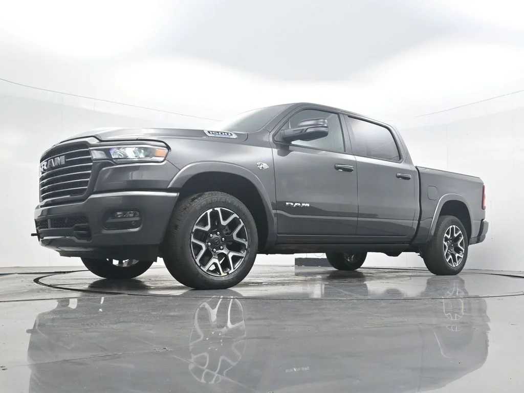 New 2026 Granite Crystal Metallic Clear-Coat Exterior Paint RAM Laramie image 32