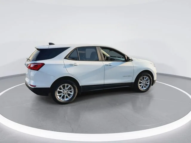 Used 2021 White Chevrolet LS image 9