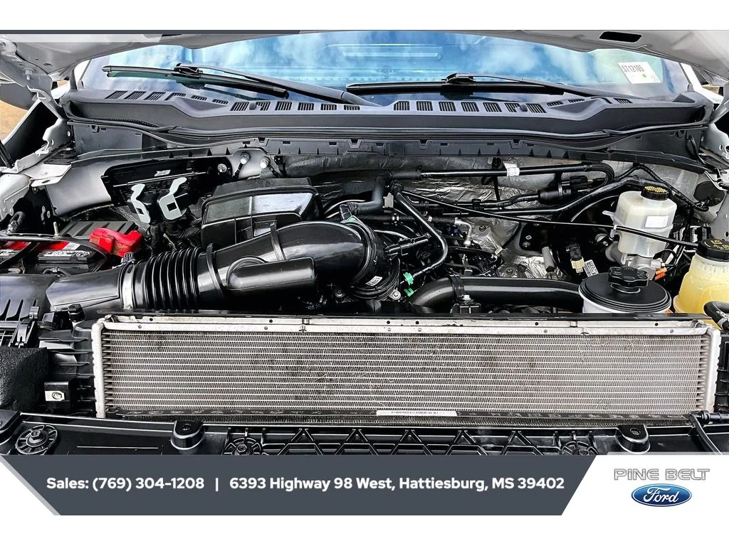 Used 2023 Oxford White Ford XLT image 8