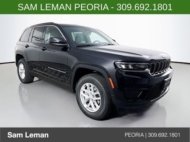 New 2026 Diamond Black Crystal Pearlcoat Jeep Laredo X image 1