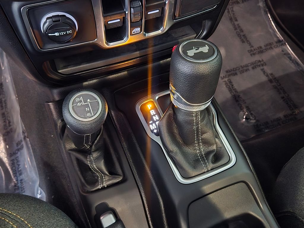 2025 Jeep Wrangler 4-Door Sahara - Photo 23
