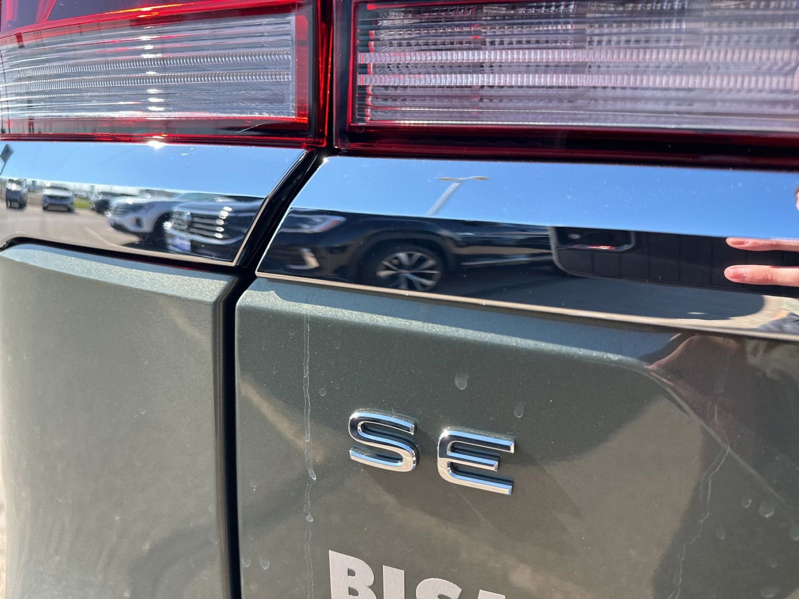 New 2026 Green Volkswagen 2.0T SE w/Technology image 8