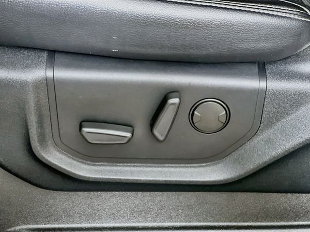 Used 2020 White Ford Lariat image 11