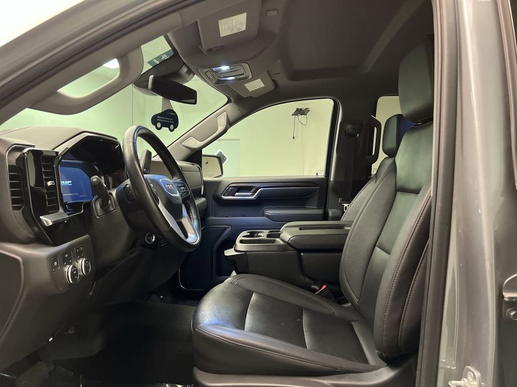 2025 GMC Sierra 1500 SLT - Photo 11