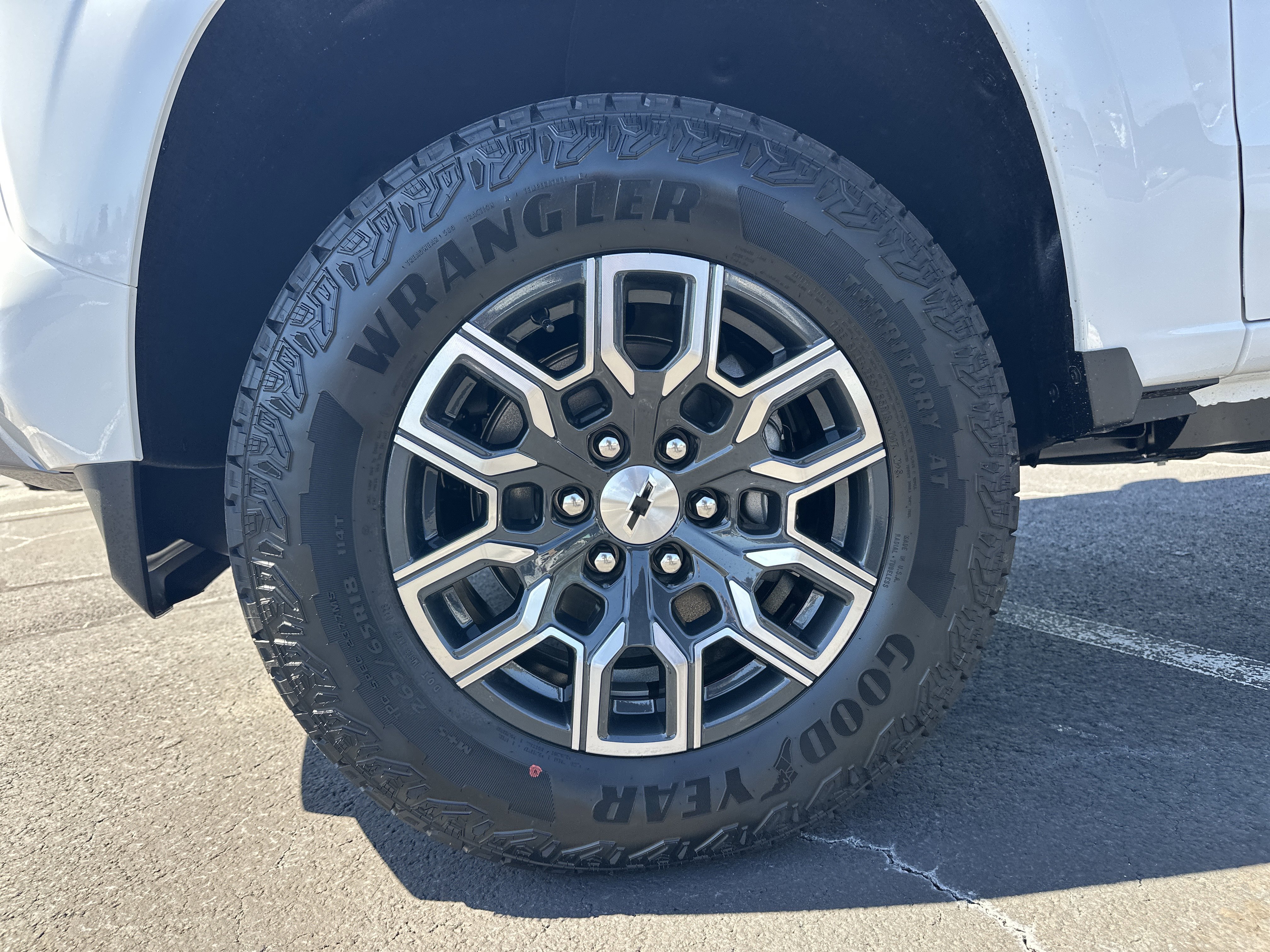 2026 Chevrolet Colorado Z71 - Photo 12