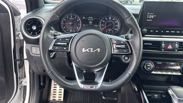 2023 Kia Forte GT-Line - Photo 12