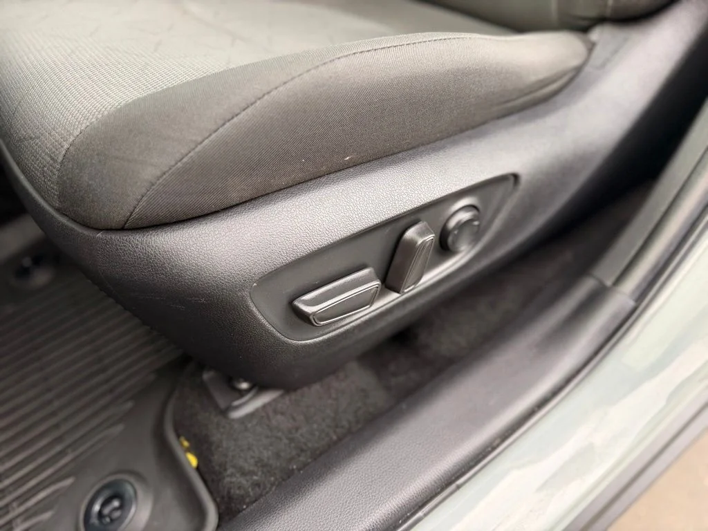 Used 2022  Toyota XLE image 15