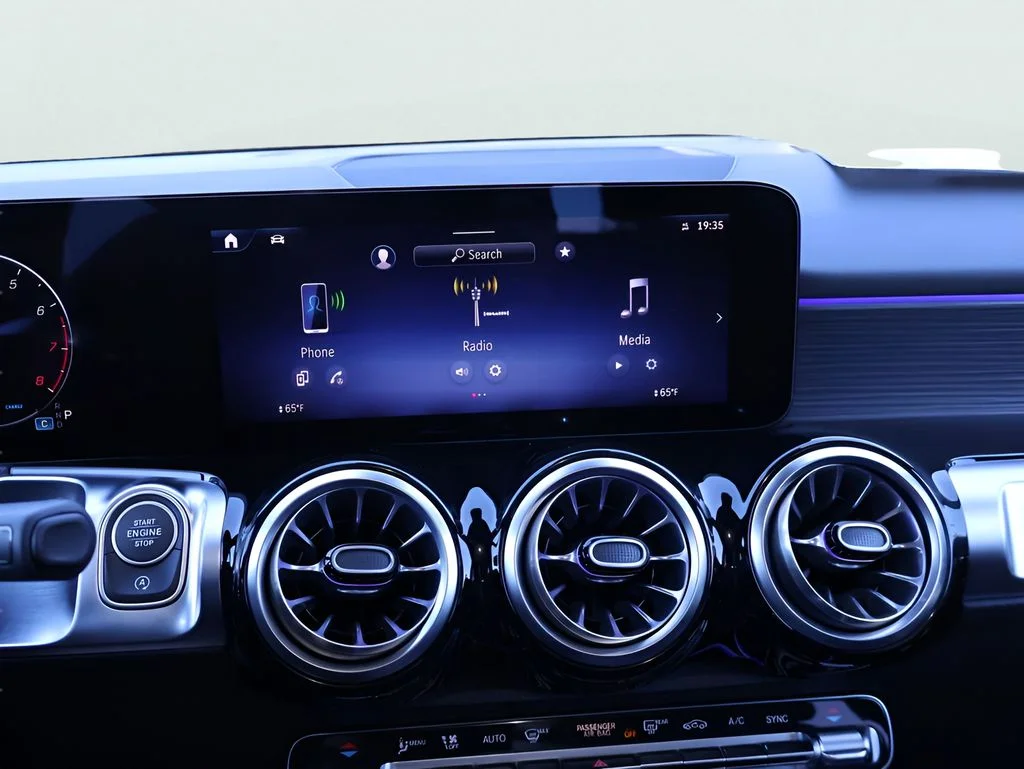 New 2026 Starling Blue Metallic Mercedes-Benz GLB 250 image 23
