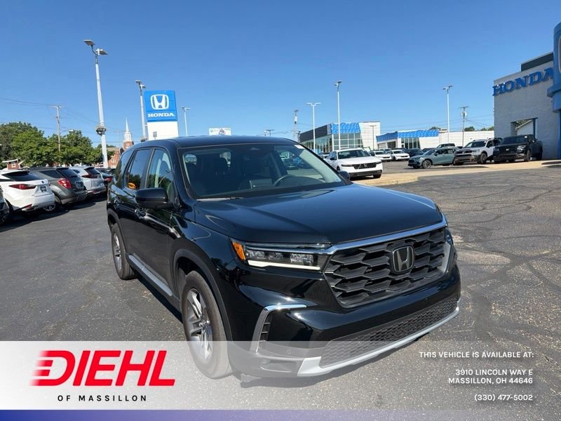 Used 2024  Honda EX-L image 1