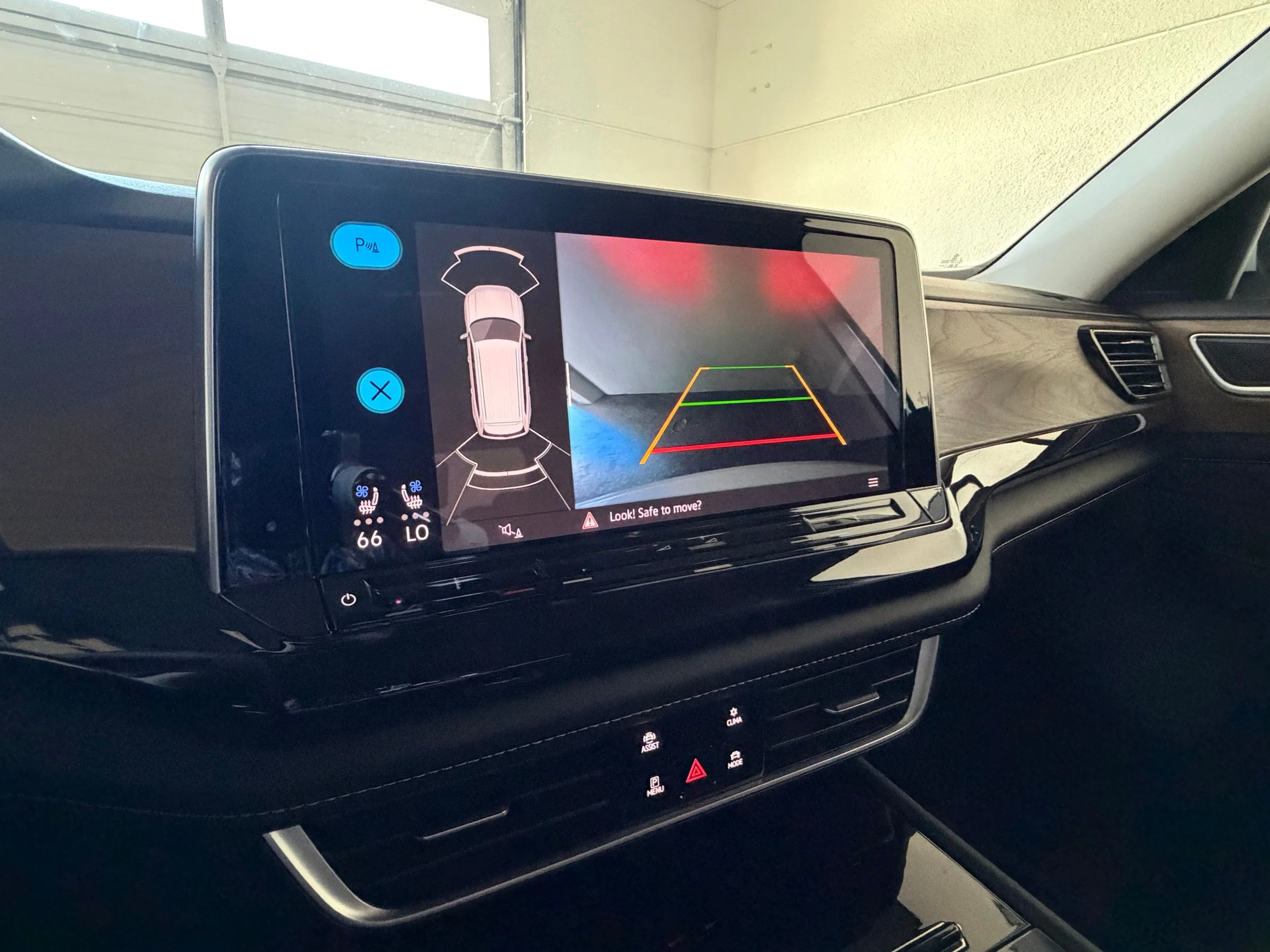 New 2026 White Volkswagen 2.0T SE w/Technology image 49