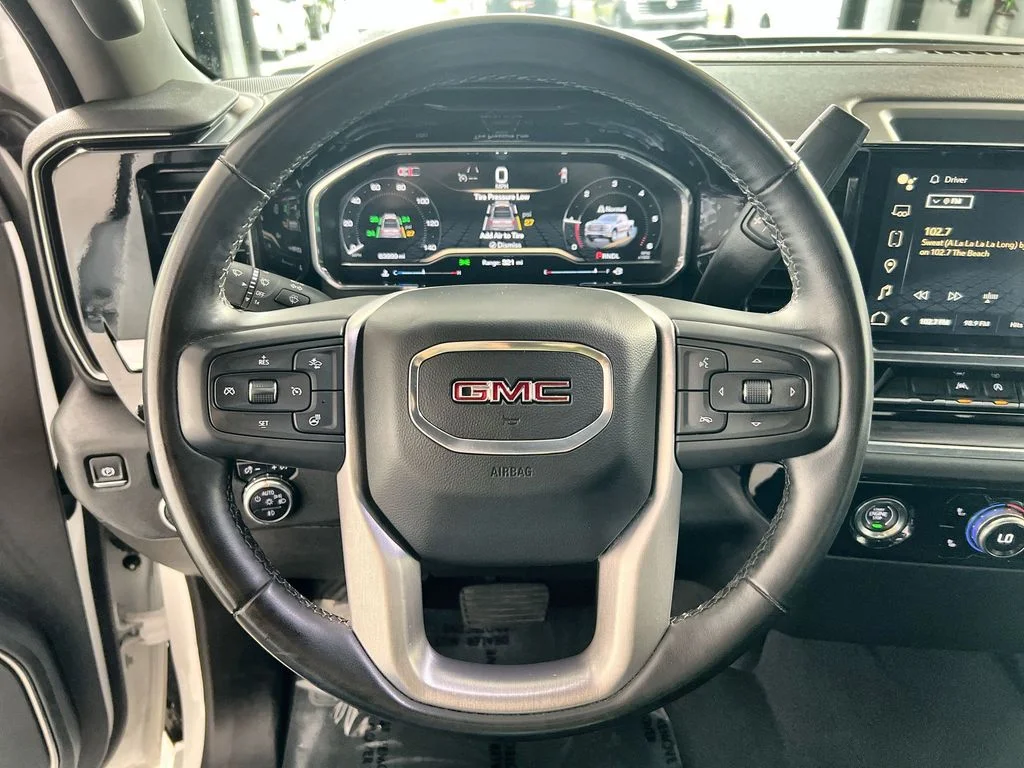Used 2024 White GMC SLT image 11