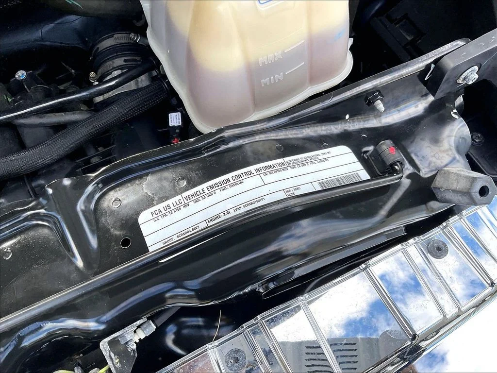 Used 2025 White Ram Base image 33