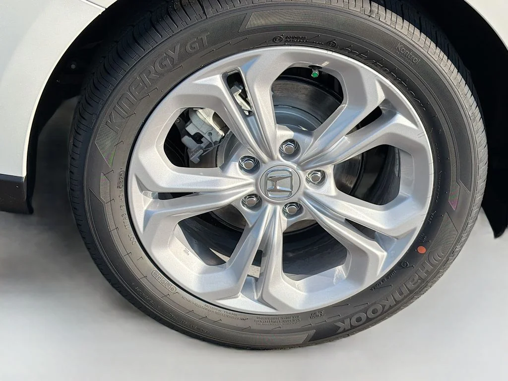 New 2026 Platinum White Pearl Honda LX image 10
