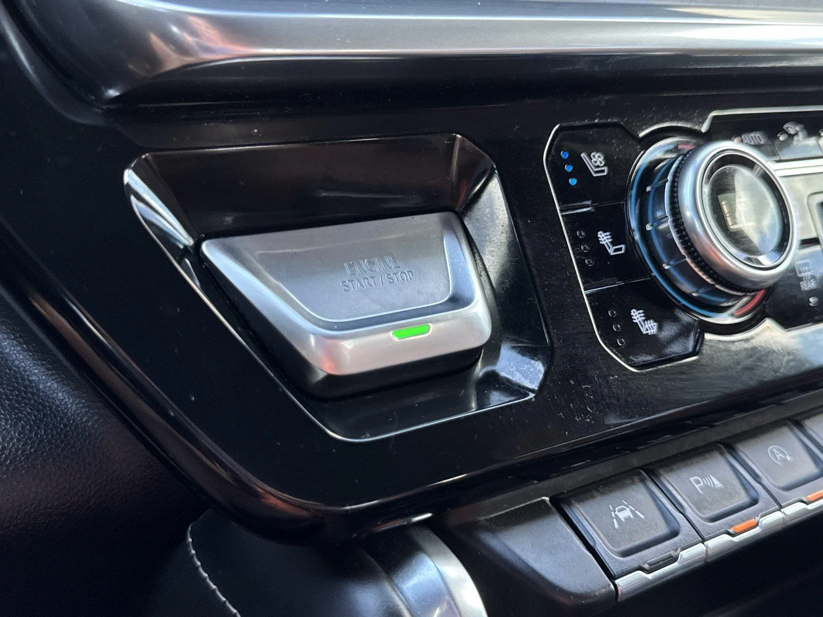 Used 2023 STERLING METALLIC GMC Denali Ultimate image 21
