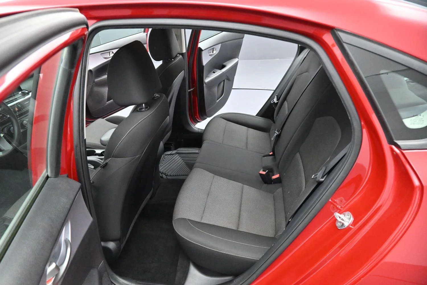 Used 2022 Currant Red Kia LXS image 25