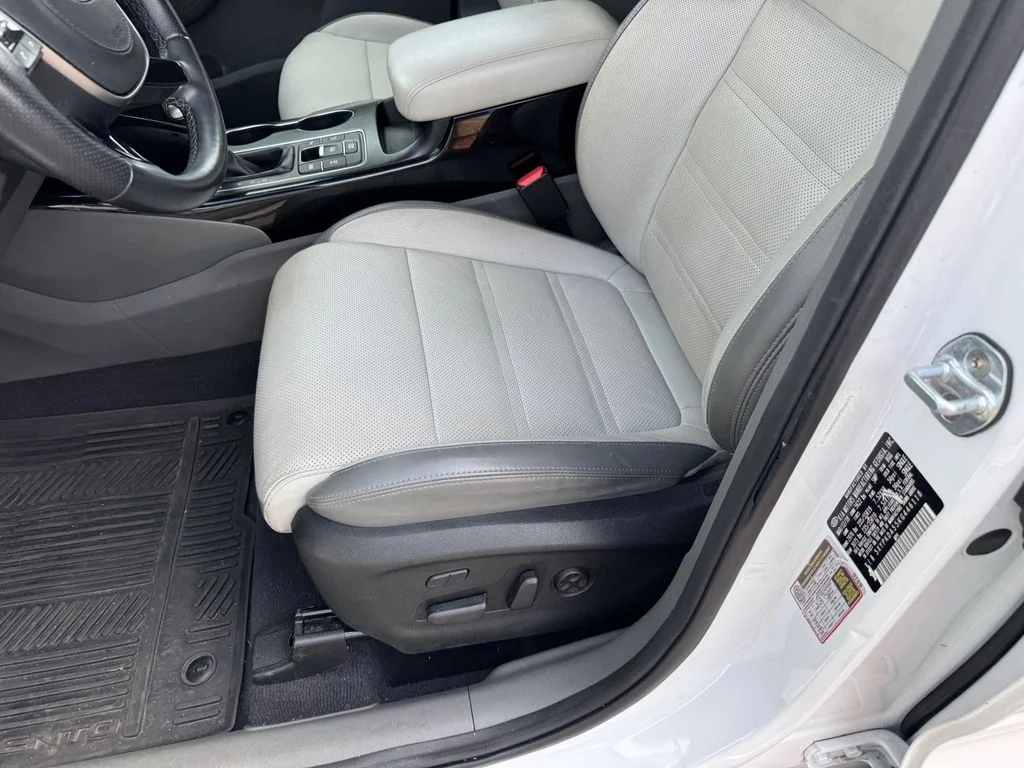 Used 2019 White Kia SX image 6
