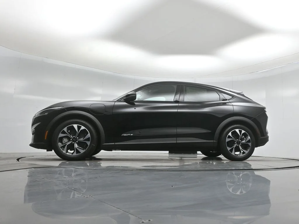 New 2026 Shadow Black Ford Select image 49