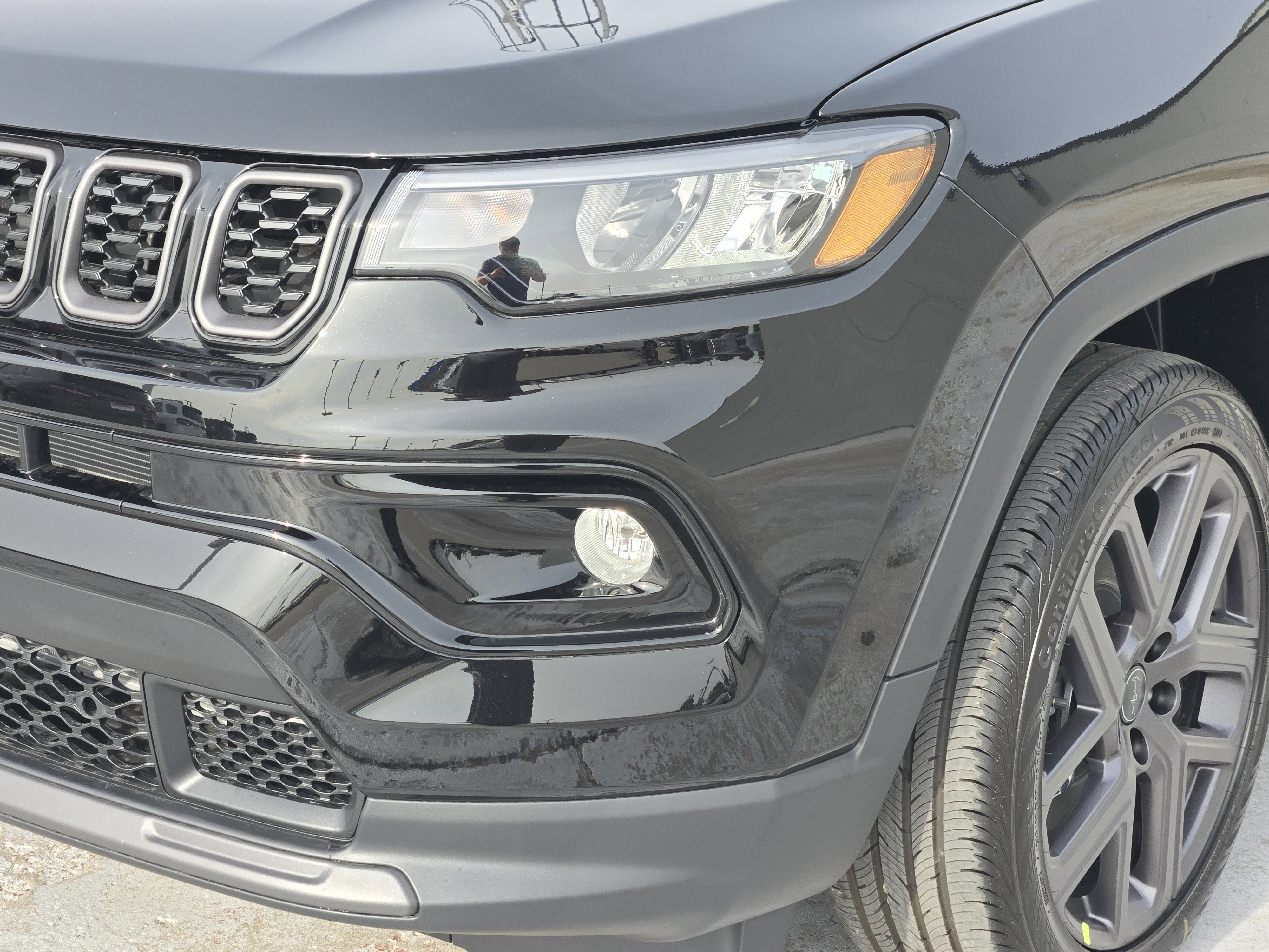 New 2026 Diamond Black Crystal Pearl-Coat Exterior Paint Jeep Limited Altitude image 6