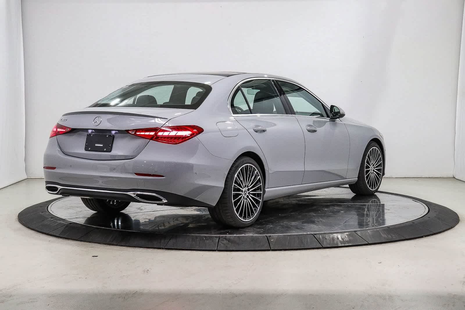 New 2026 MANUFAKTUR Alpine Grey Mercedes-Benz C 300 image 4
