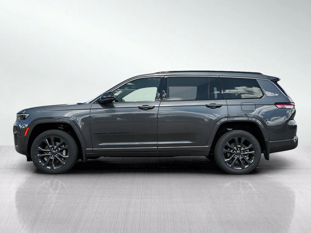 New 2026 Baltic Gray Metallic Clearcoat Jeep Limited Reserve image 4