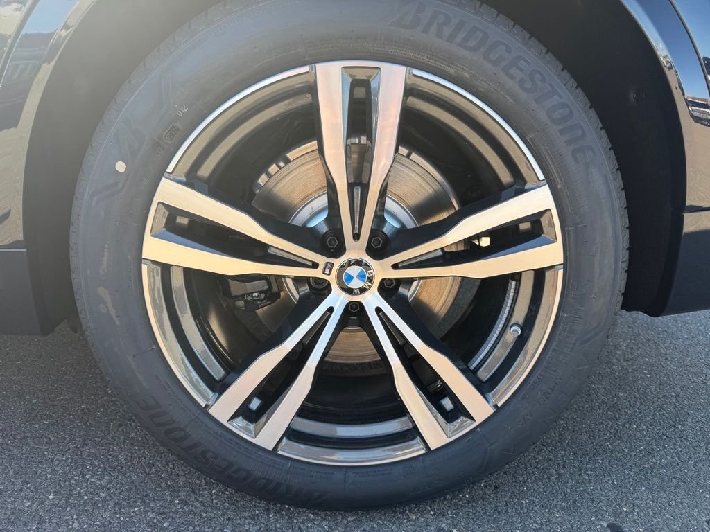 New 2027 Carbon Black Metallic BMW xDrive40i image 5