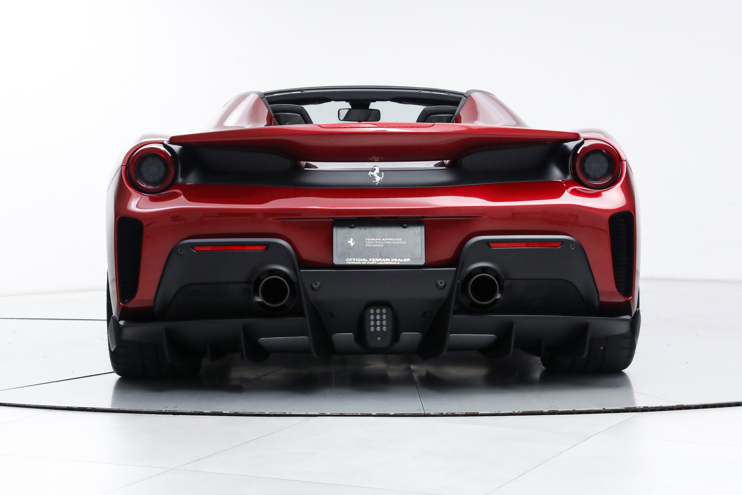 Used 2019 Red Ferrari  image 11