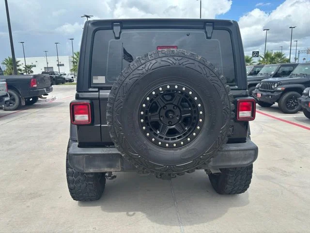 Used 2023 Black Jeep Sport image 5
