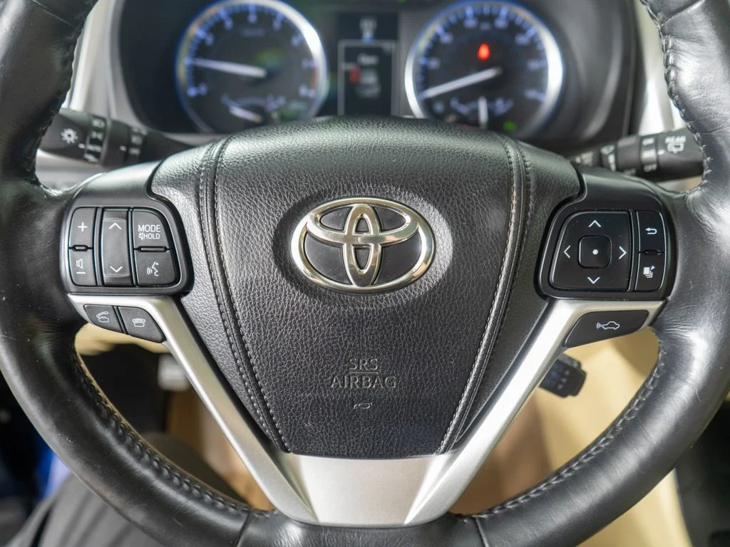 Used 2015 Blue Toyota Limited Platinum V6 image 16