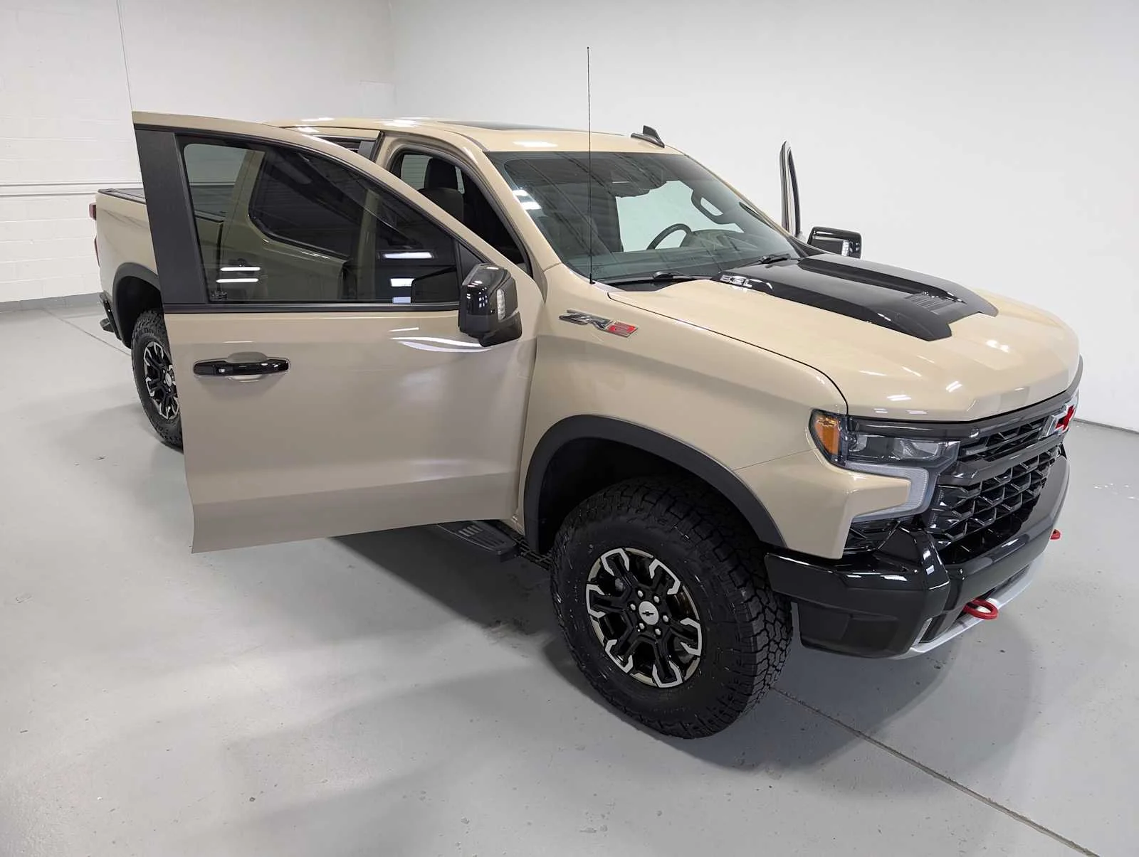 Used 2023 Sand Dune Metallic Chevrolet ZR2 image 16