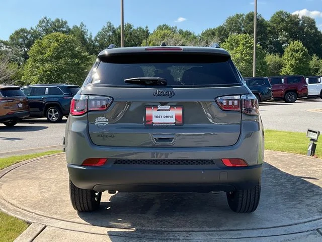 New 2026 Sting-Gray Clearcoat Jeep Latitude image 6