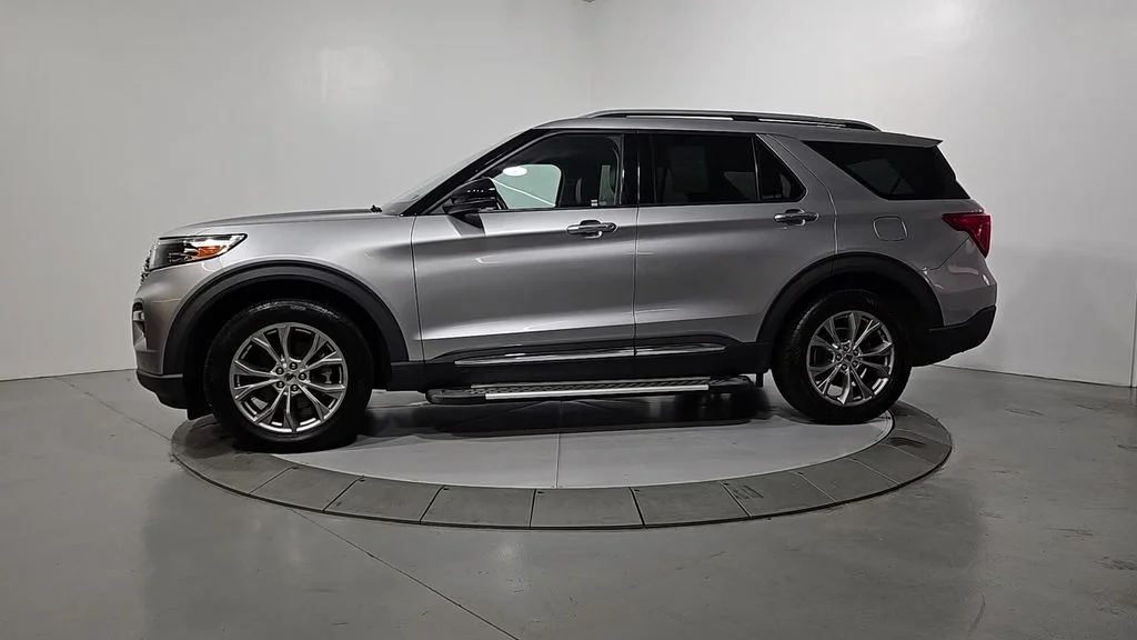 Used 2021 Silver Ford Limited image 2