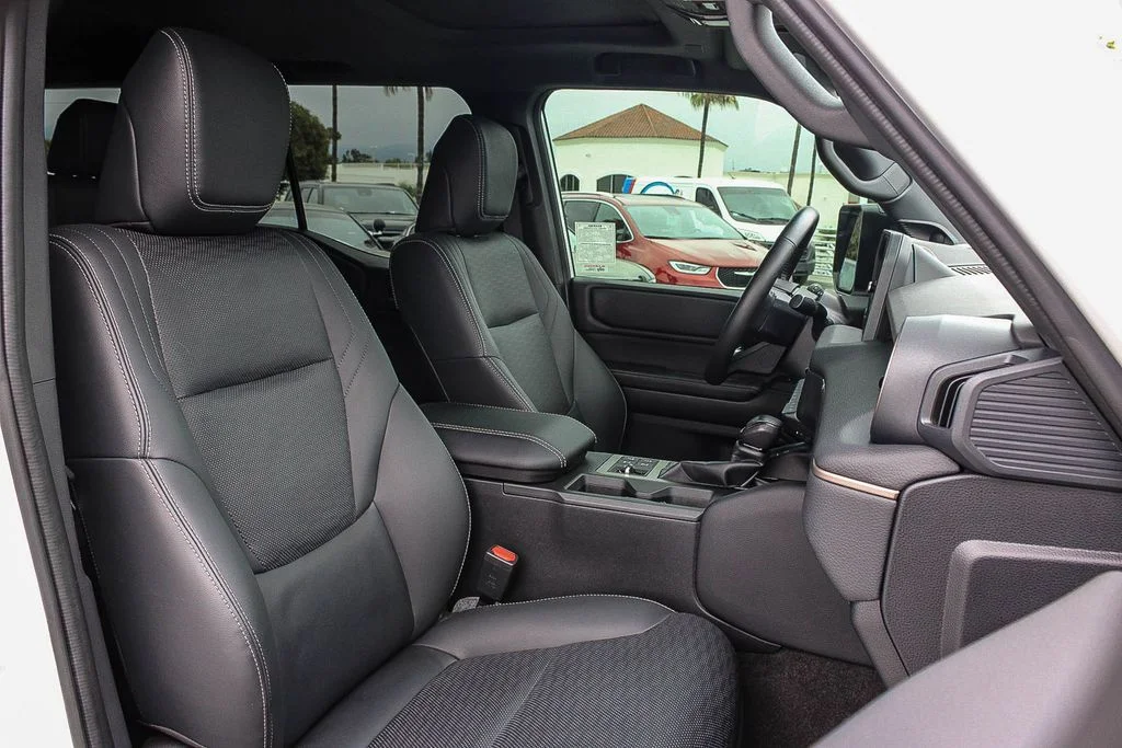 Used 2025  Toyota Base image 17