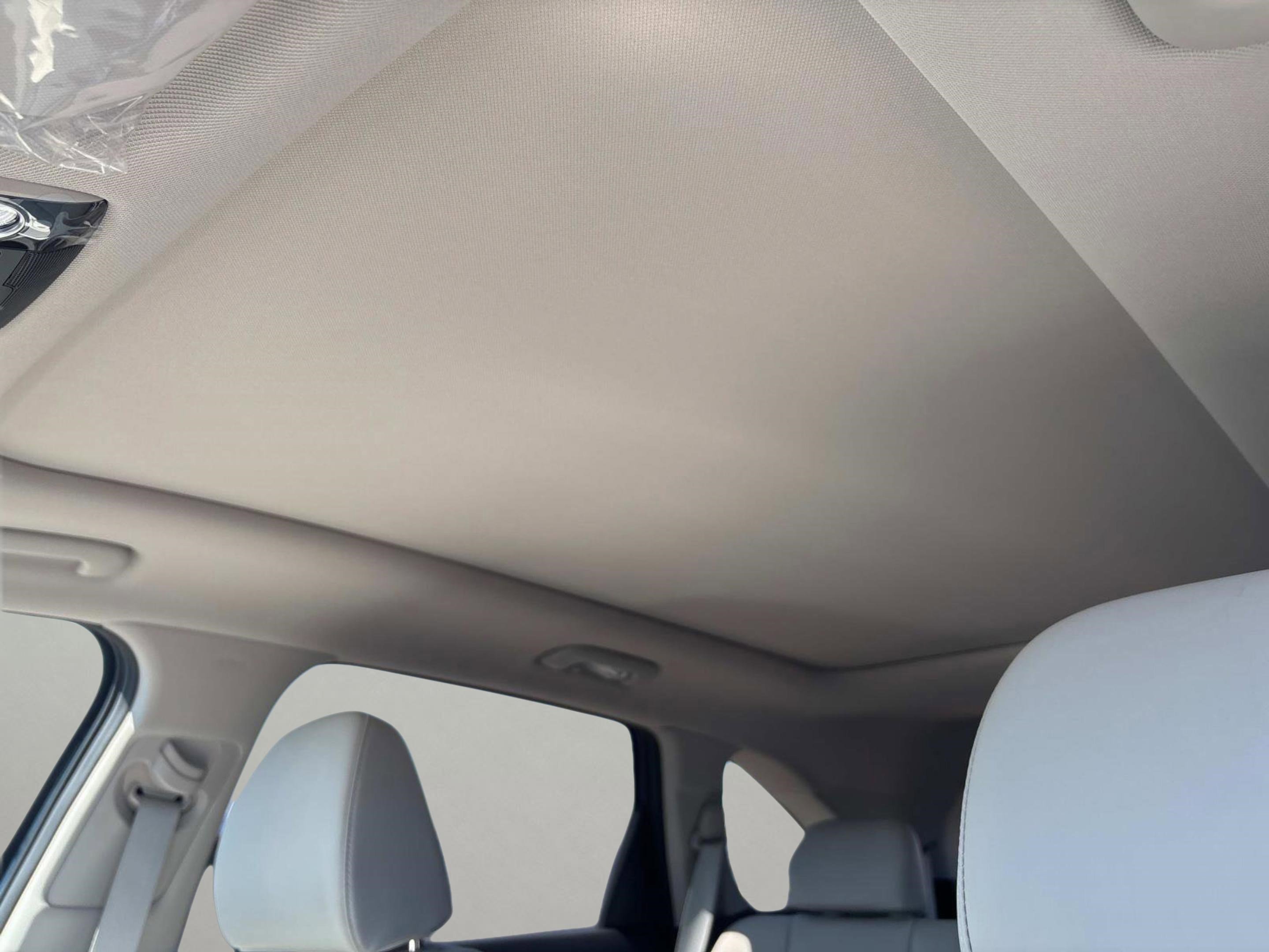 2025 Kia Sorento S - Photo 24