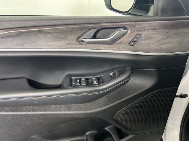 Used 2023 White Jeep Limited image 17