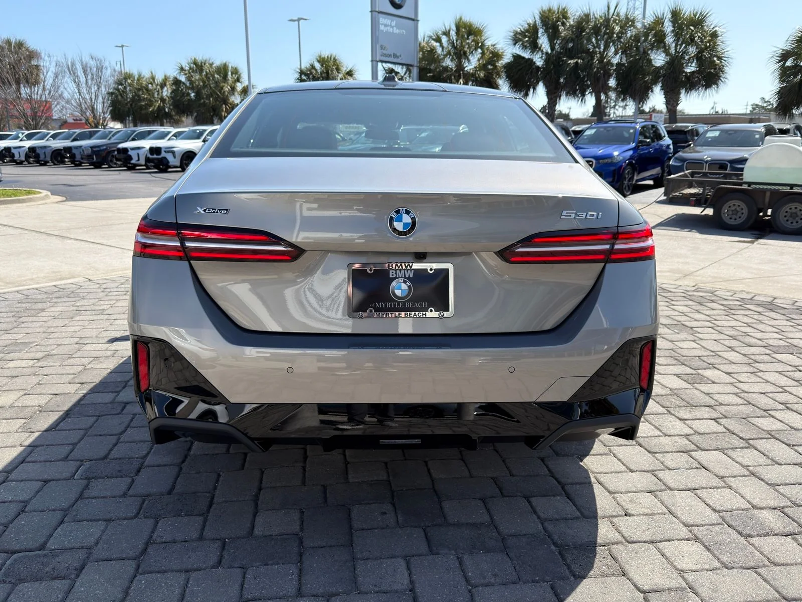 New 2026 Oxide Grey Metallic BMW 530i xDrive image 10