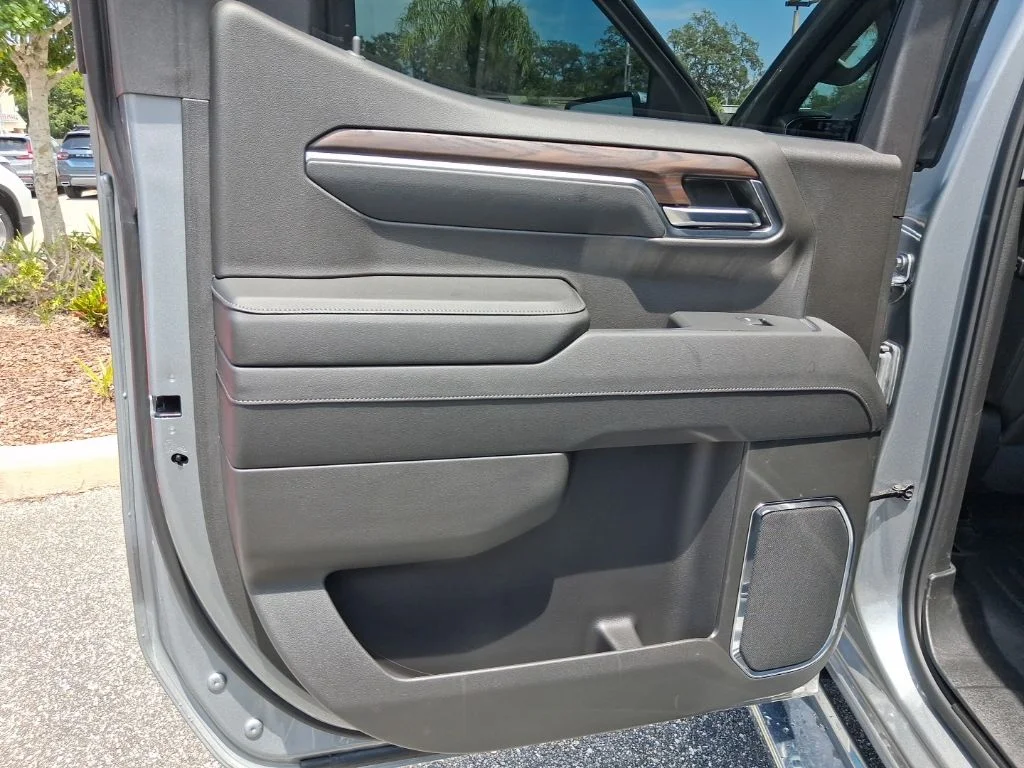 Used 2024 Silver GMC SLT image 22