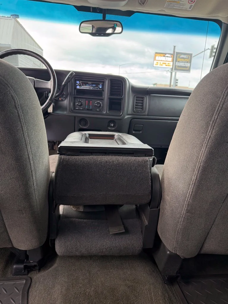 Used 2005 Silver Chevrolet LS image 21