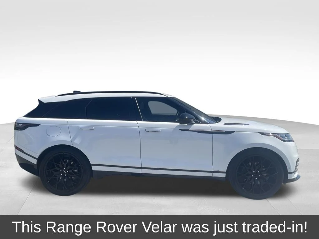 Used 2019 Fuji White Land Rover SE R-Dynamic image 1