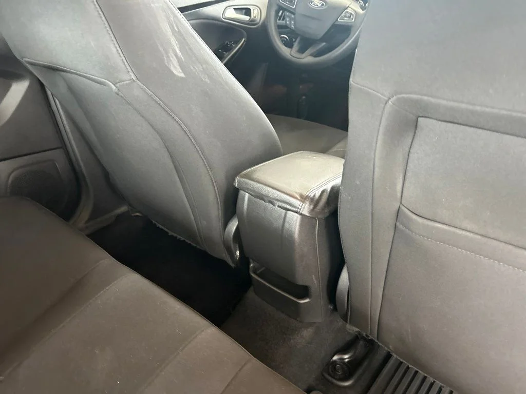 Used 2018 Gray Ford SE image 28