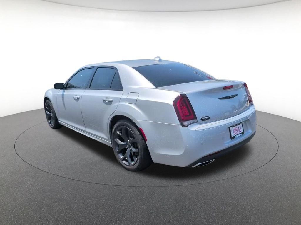 Certified Used 2022 Silver Mist Clearcoat Chrysler Touring image 9