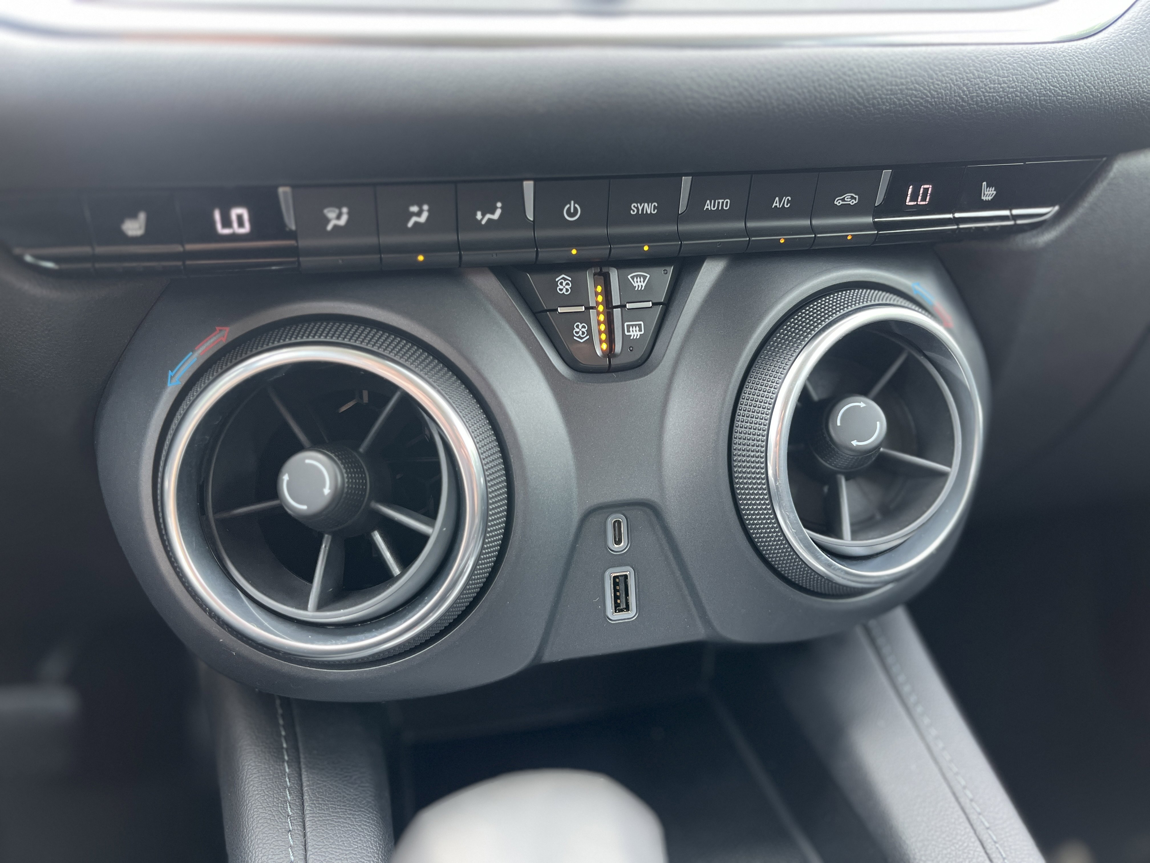 Used 2019 Black Chevrolet 2LT image 21