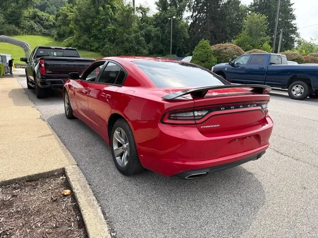 Used 2015 Red Dodge SXT image 7