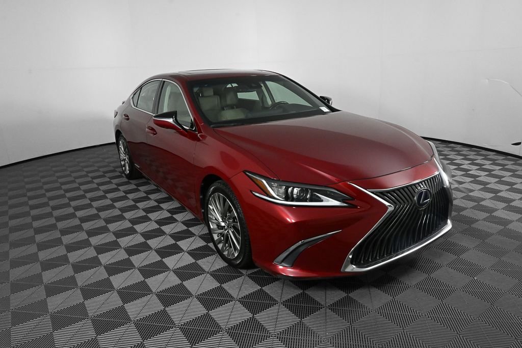 Used 2020 Red Lexus 300h Luxury image 22