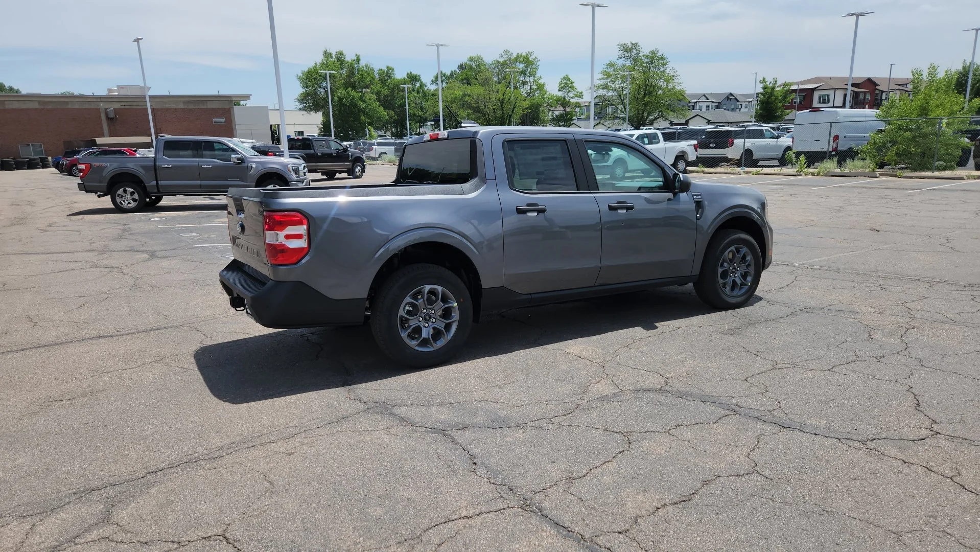 New 2026 Carbonized Gray Metallic Ford XLT image 15