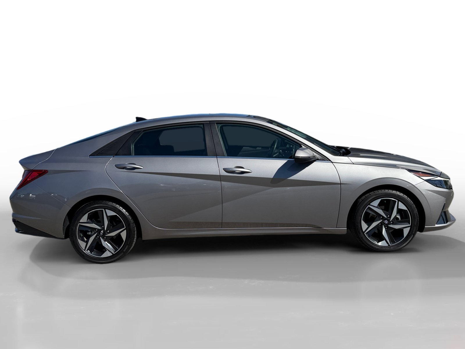 Certified Used 2023 Fluid Metal Hyundai Limited image 6