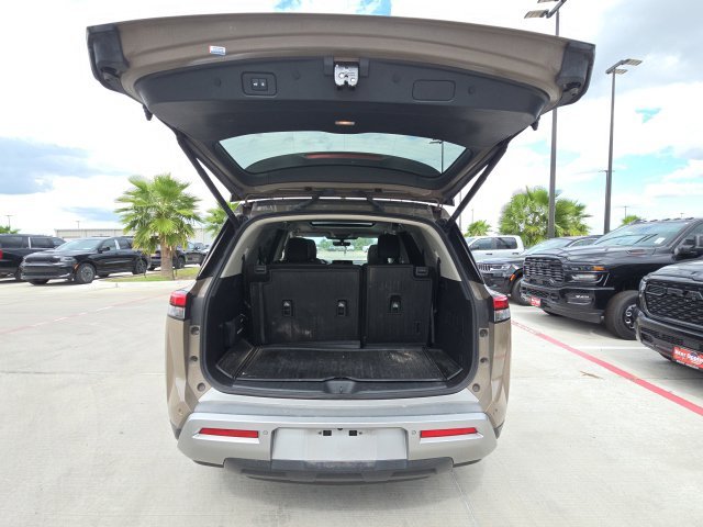 Used 2024 Beige Nissan Platinum image 7