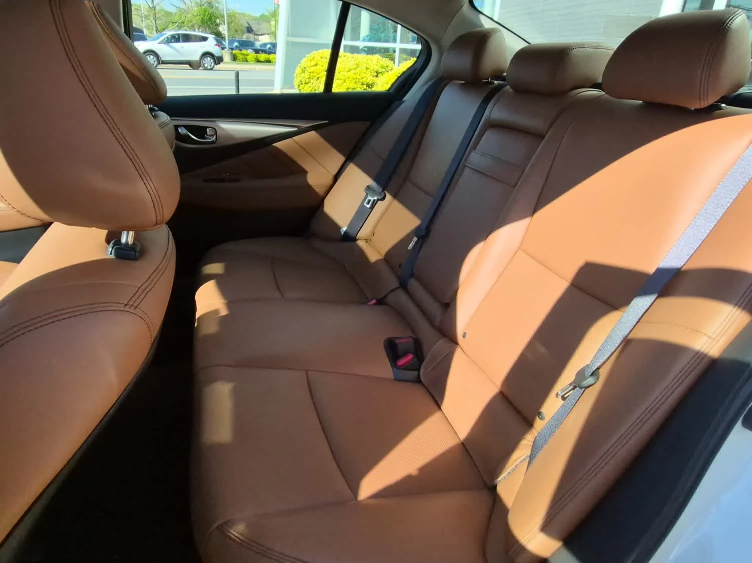 Used 2023 Majestic White INFINITI LUXE image 7