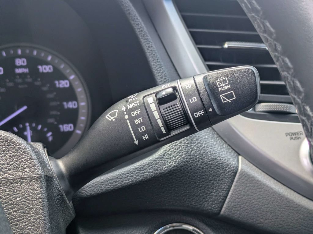Used 2018 Red Hyundai SEL Plus image 28